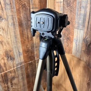 Dolica ST-400 Lightweight Aluminum Tripod w/‎ Carry Bag